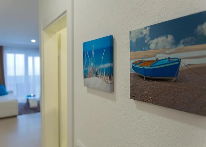 Family-friendly With Swimming Pool - 19147 Apartman Makarska