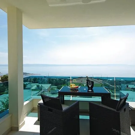 Family-friendly With Swimming Pool - 19147 マカルスカ