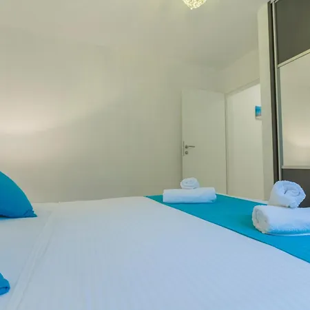 Family-friendly With Swimming Pool - 19147 *