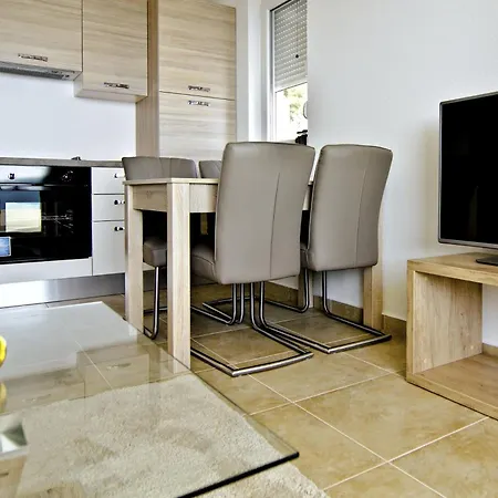 Family-friendly With Swimming Pool - 19147 *