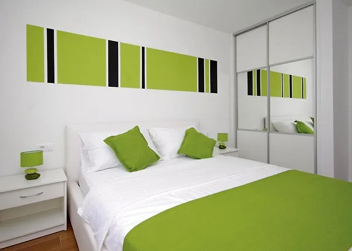 Family-friendly With Swimming Pool - 19147 Apartment *