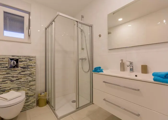 Apartment Family-friendly With Swimming Pool - 19147 *