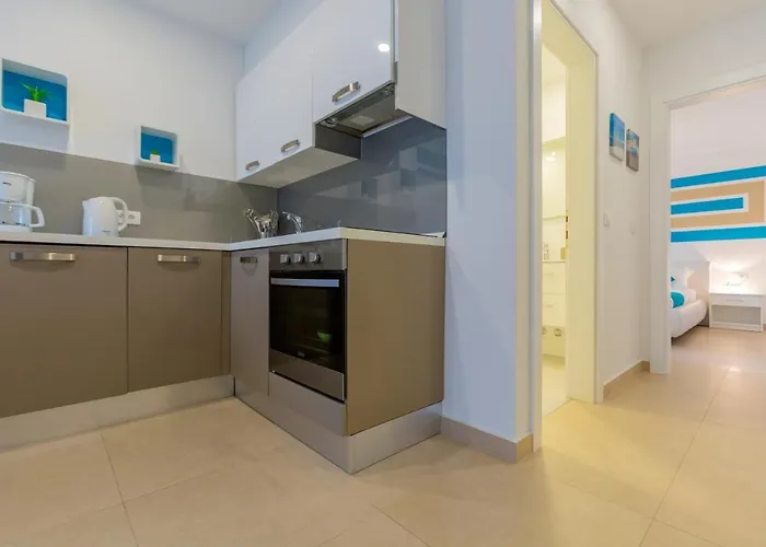 Apartment Family-friendly With Swimming Pool - 19147 Makarska