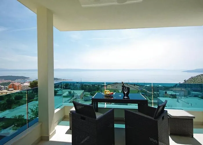 Family-friendly With Swimming Pool - 19147 Makarska