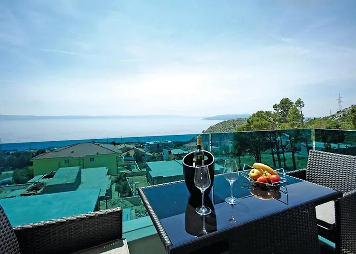 Family-friendly With Swimming Pool - 19147 Makarska