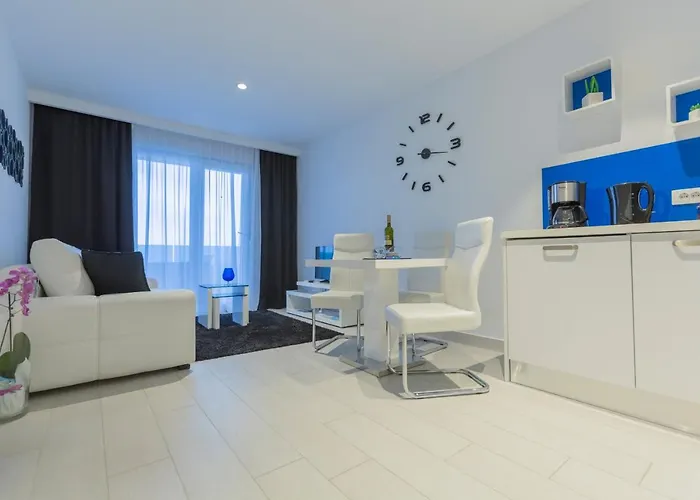 Family-friendly With Swimming Pool - 19147