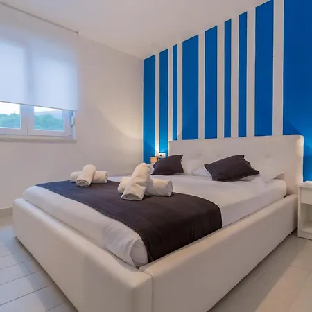 Family-friendly With Swimming Pool - 19147 *