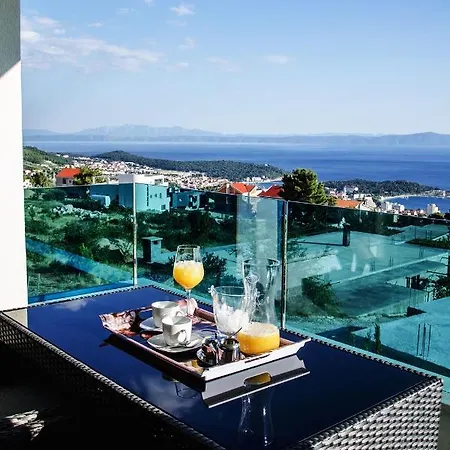 Family-friendly With Swimming Pool - 19147 Apartman Makarska