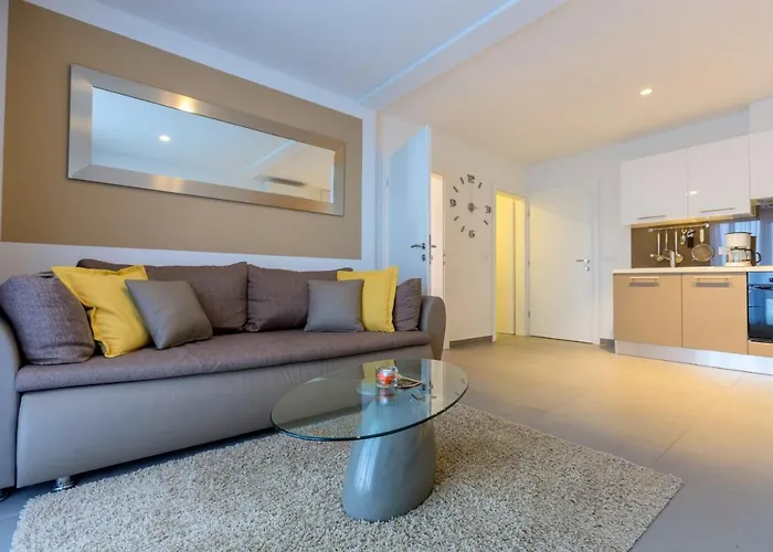 Family-friendly With Swimming Pool - 19147 Appartamento Makarska