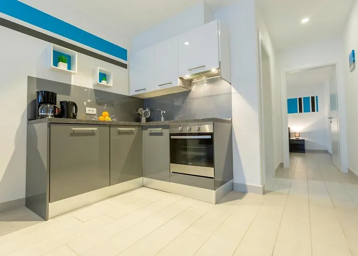 Family-friendly With Swimming Pool - 19147 Appartamento Makarska